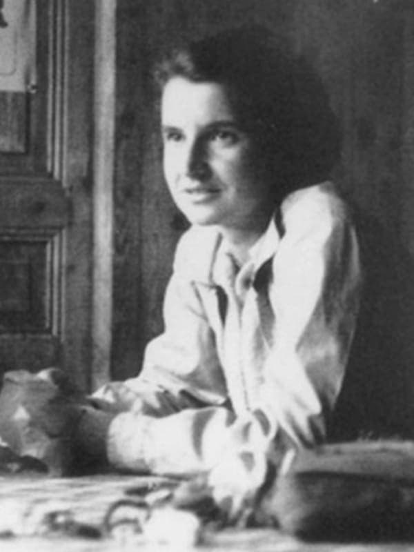 Image of File:Rosalind-franklin-in-paris.jpg