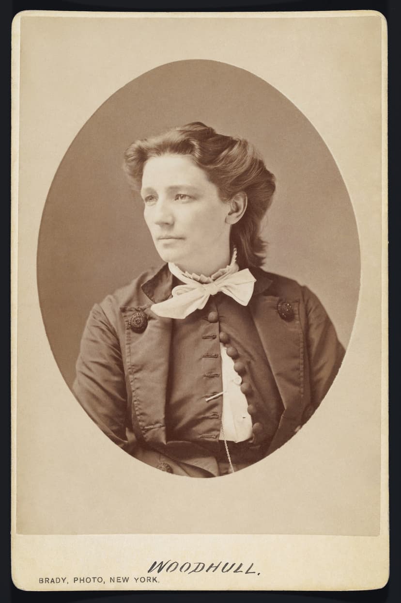 Image of File:Victoria Claflin Woodhull by Mathew Brady - Oval Portrait.jpg